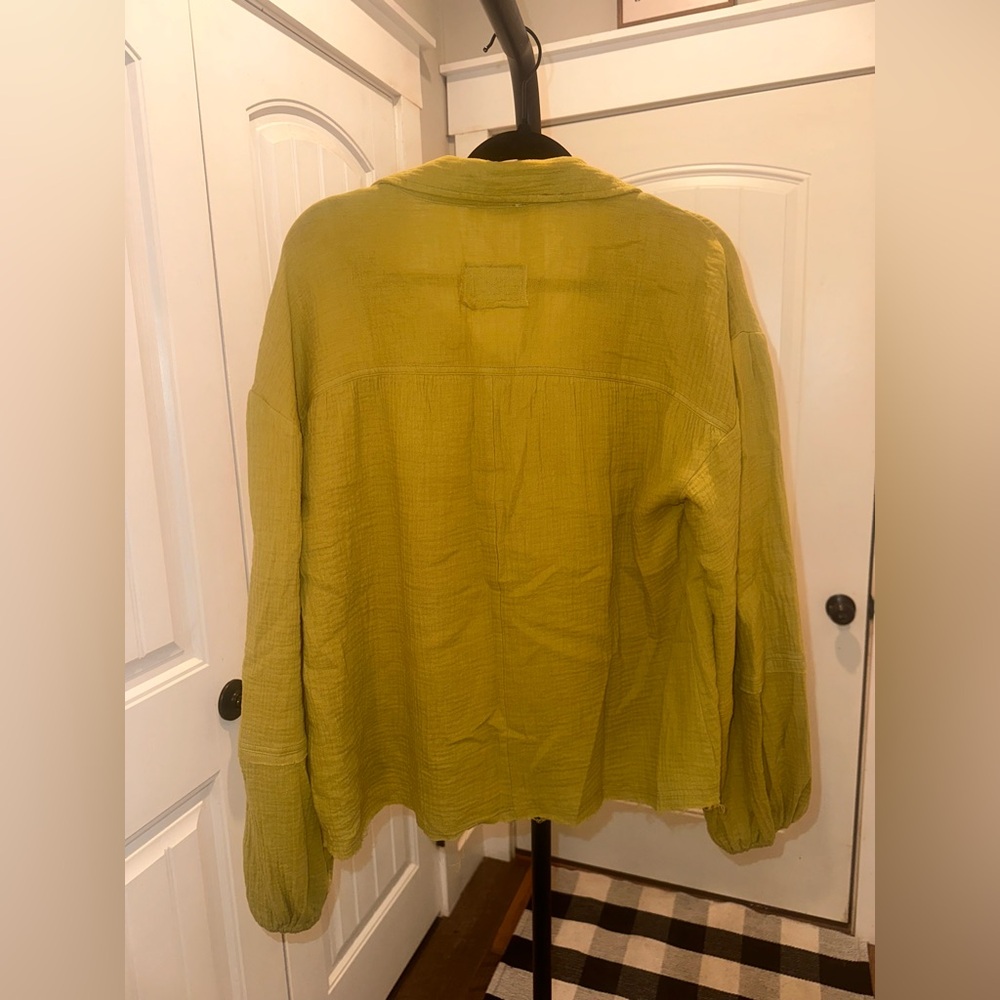 New In Size Large Chartreuse Textured Boutique Women's Flowy Boho Top - Picture 9 of 14
